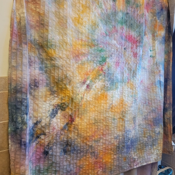 Cold process dyed shower curtain. - Picture 2 of 4